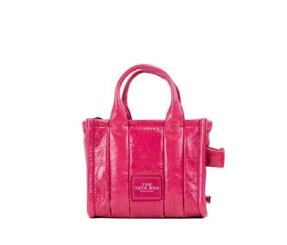 Marc Jacobs The Shiny Crinkle Micro Tote Bolso bandolera de cuero magenta