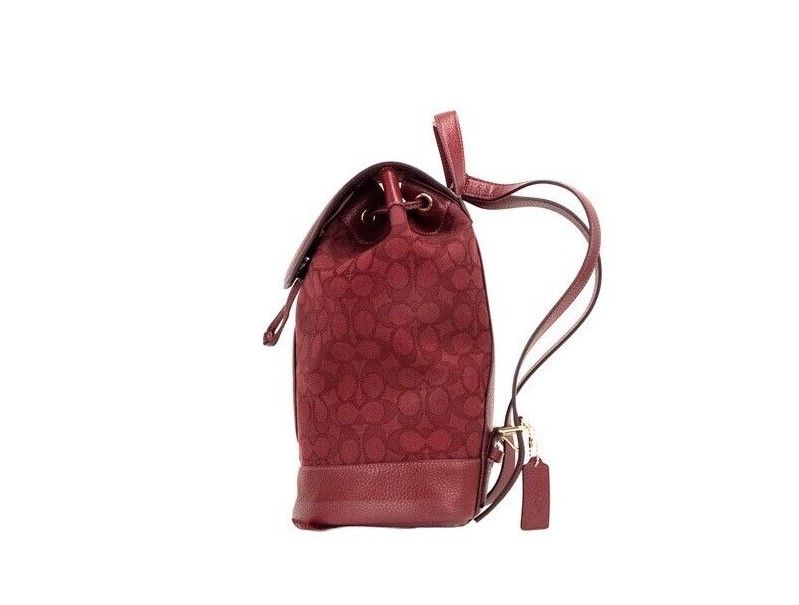 COACH Mochila Dempsey con parche del logo y lona jacquard exclusiva de Apple en rojo